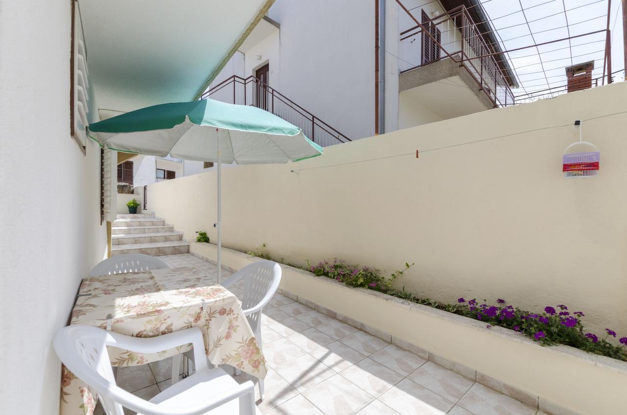 Apartments Visnja Primosten Luaran gambar
