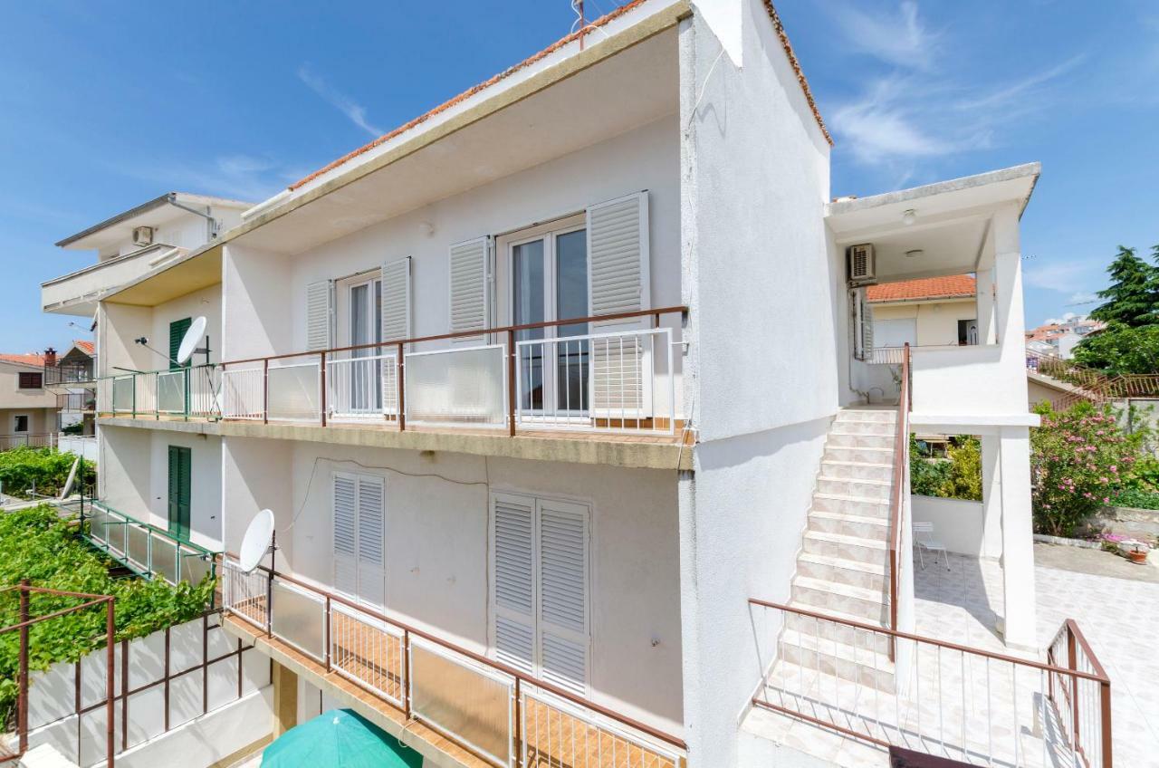 Apartments Visnja Primosten Luaran gambar